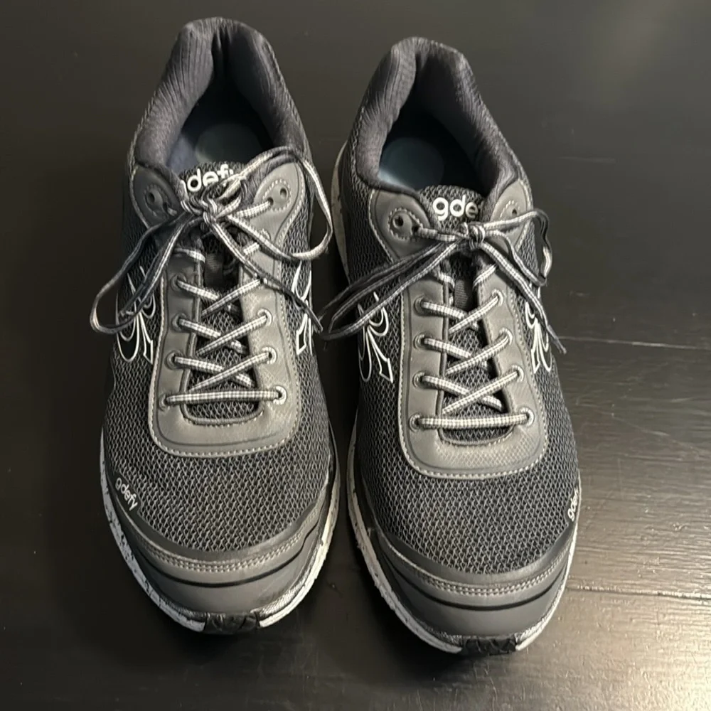 GDefy Gray‎ Athletic Shoes
